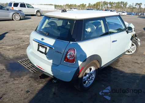 2013 Mini Hardtop Cooper z USA, uszkodzony, nr VIN WMWSU3C58DT682407